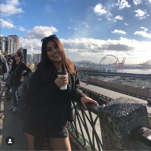 Meet your Posher, Shoshana